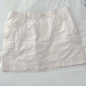 Hollister Cream mini cargo skirt